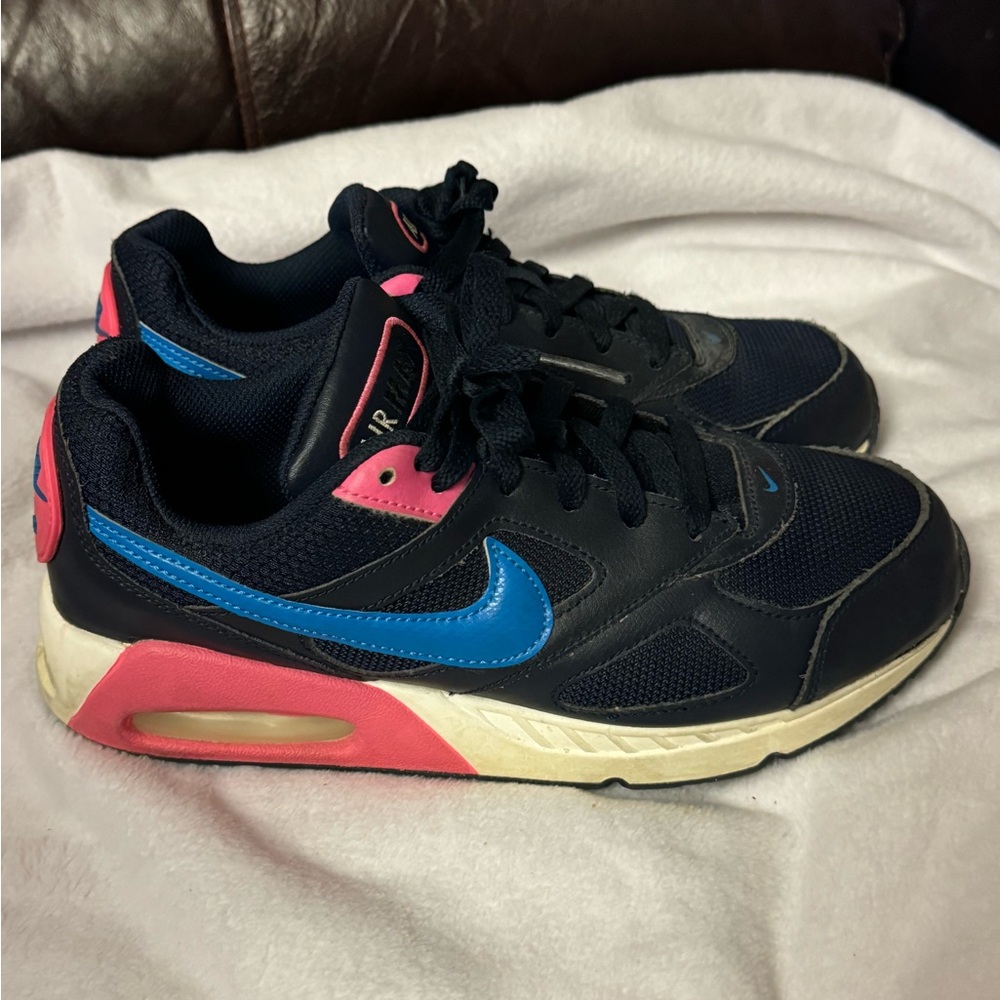 Nike Air Max size 6.5Y